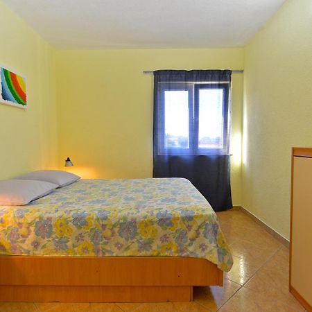Apartments Milica 56 พูลา ภายนอก รูปภาพ