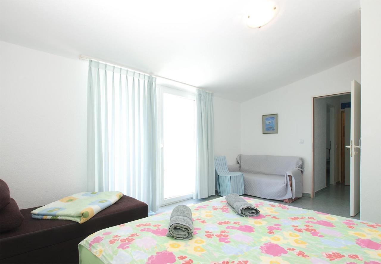 Apartments Milica 56 พูลา ภายนอก รูปภาพ