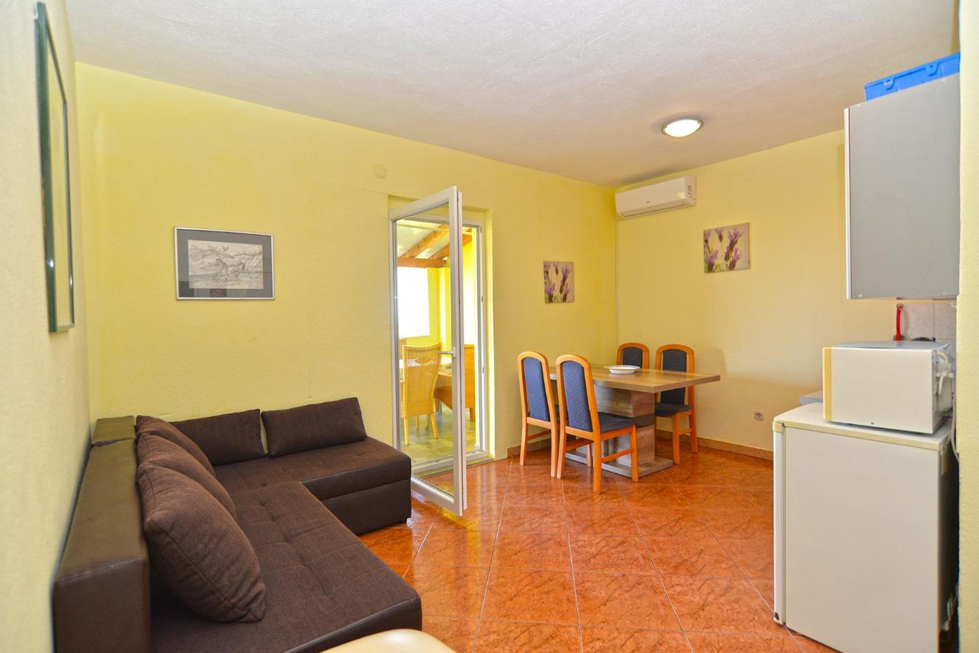 Apartments Milica 56 พูลา ภายนอก รูปภาพ