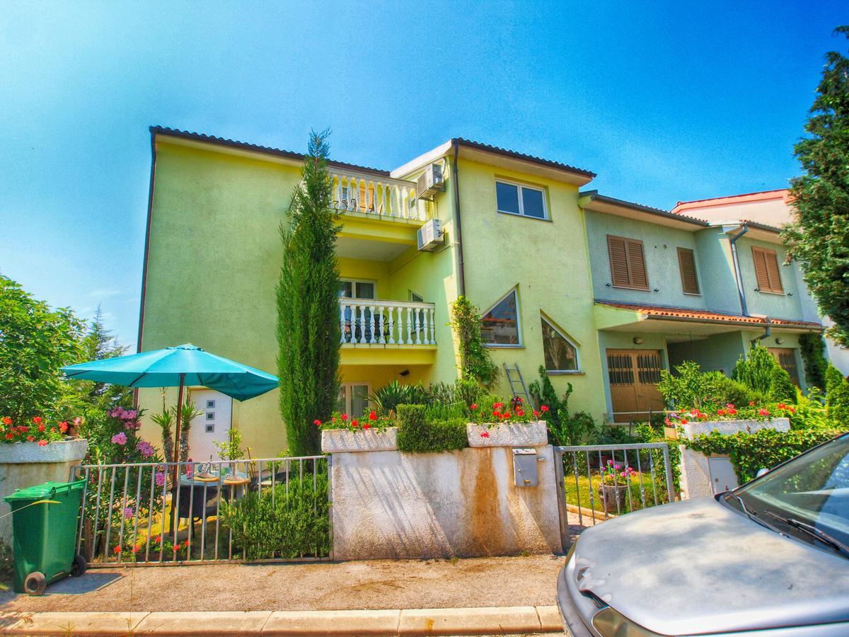 Apartments Milica 56 พูลา ภายนอก รูปภาพ