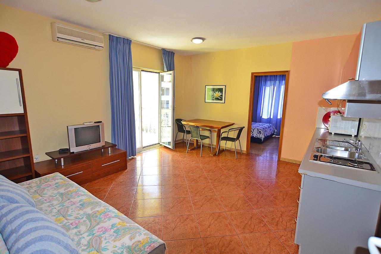 Apartments Milica 56 พูลา ภายนอก รูปภาพ