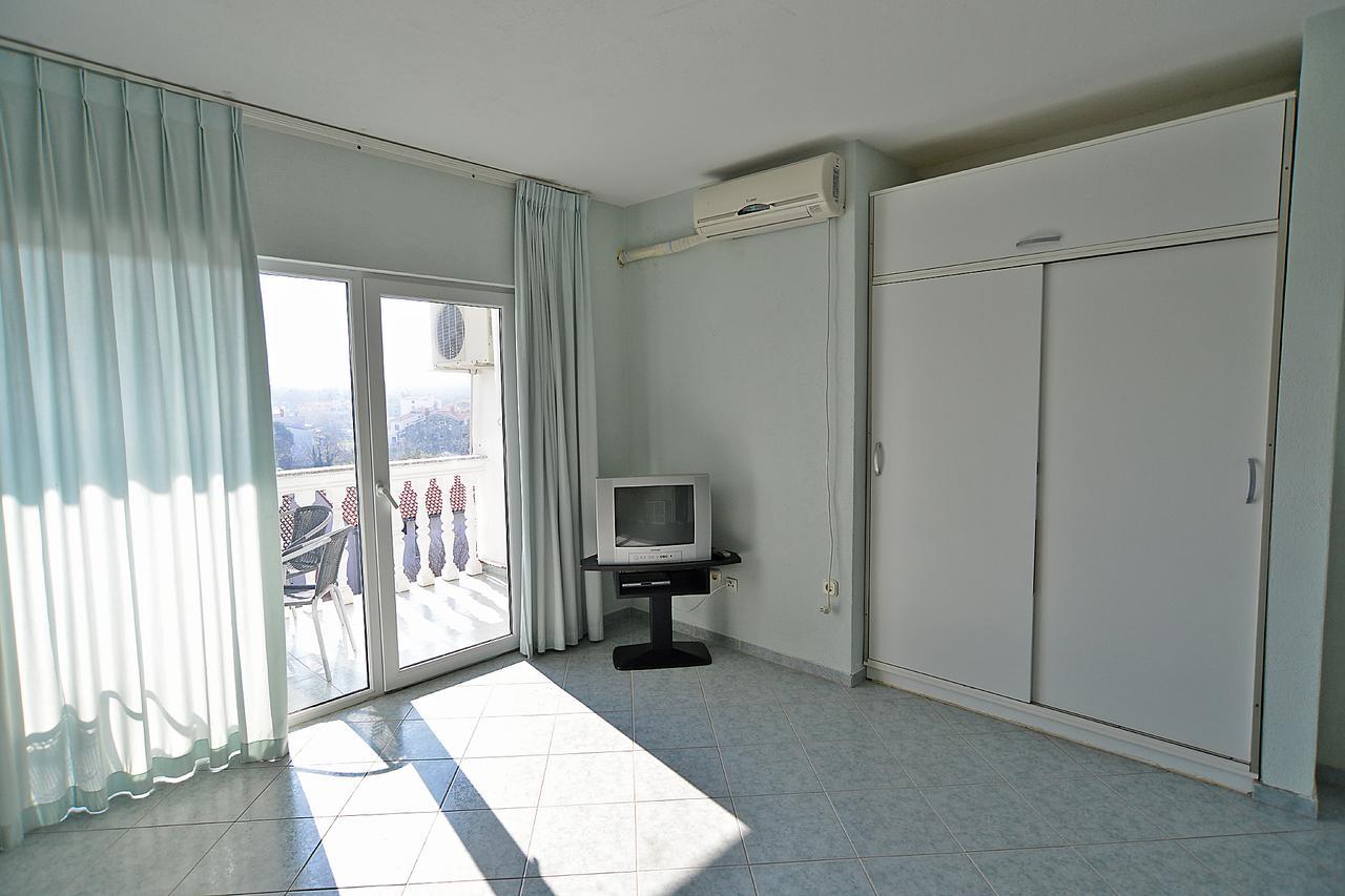 Apartments Milica 56 พูลา ภายนอก รูปภาพ