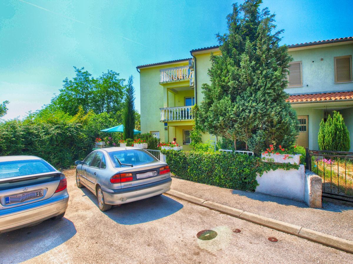 Apartments Milica 56 พูลา ภายนอก รูปภาพ