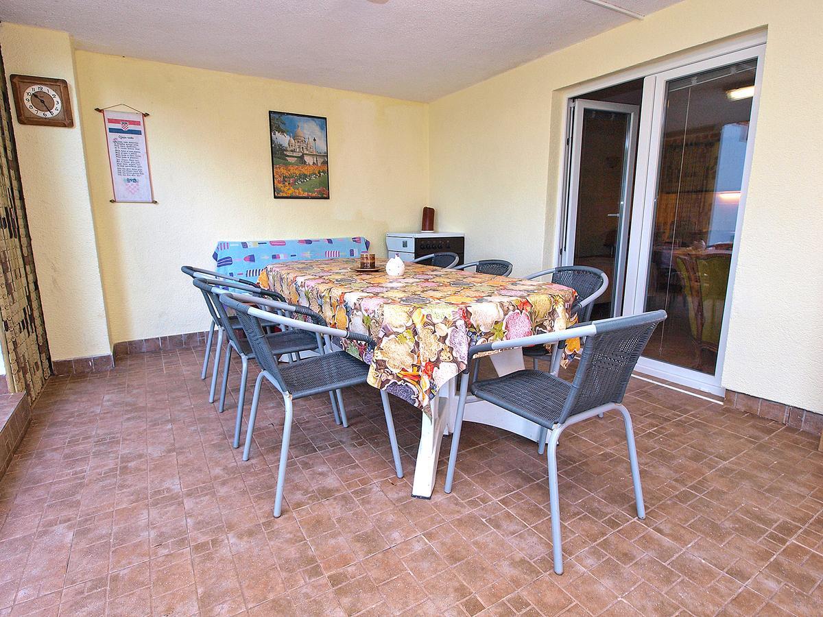 Apartments Milica 56 พูลา ภายนอก รูปภาพ
