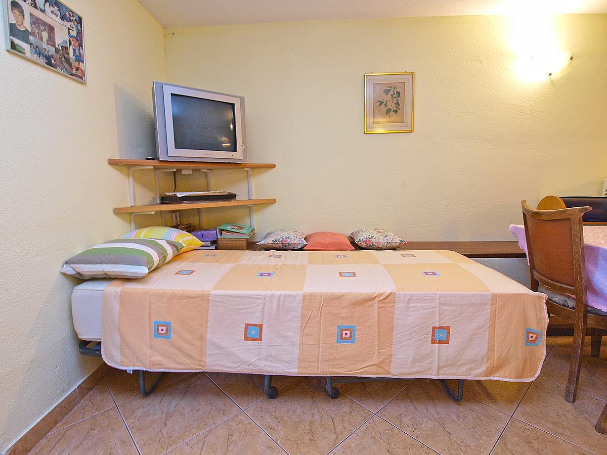 Apartments Milica 56 พูลา ภายนอก รูปภาพ
